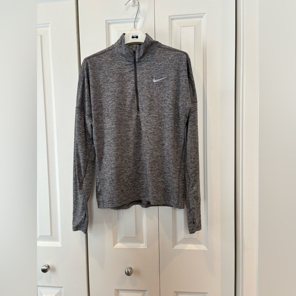 Nike 1/2 Zip Running Top - Size Small. - Picture 3 of 14